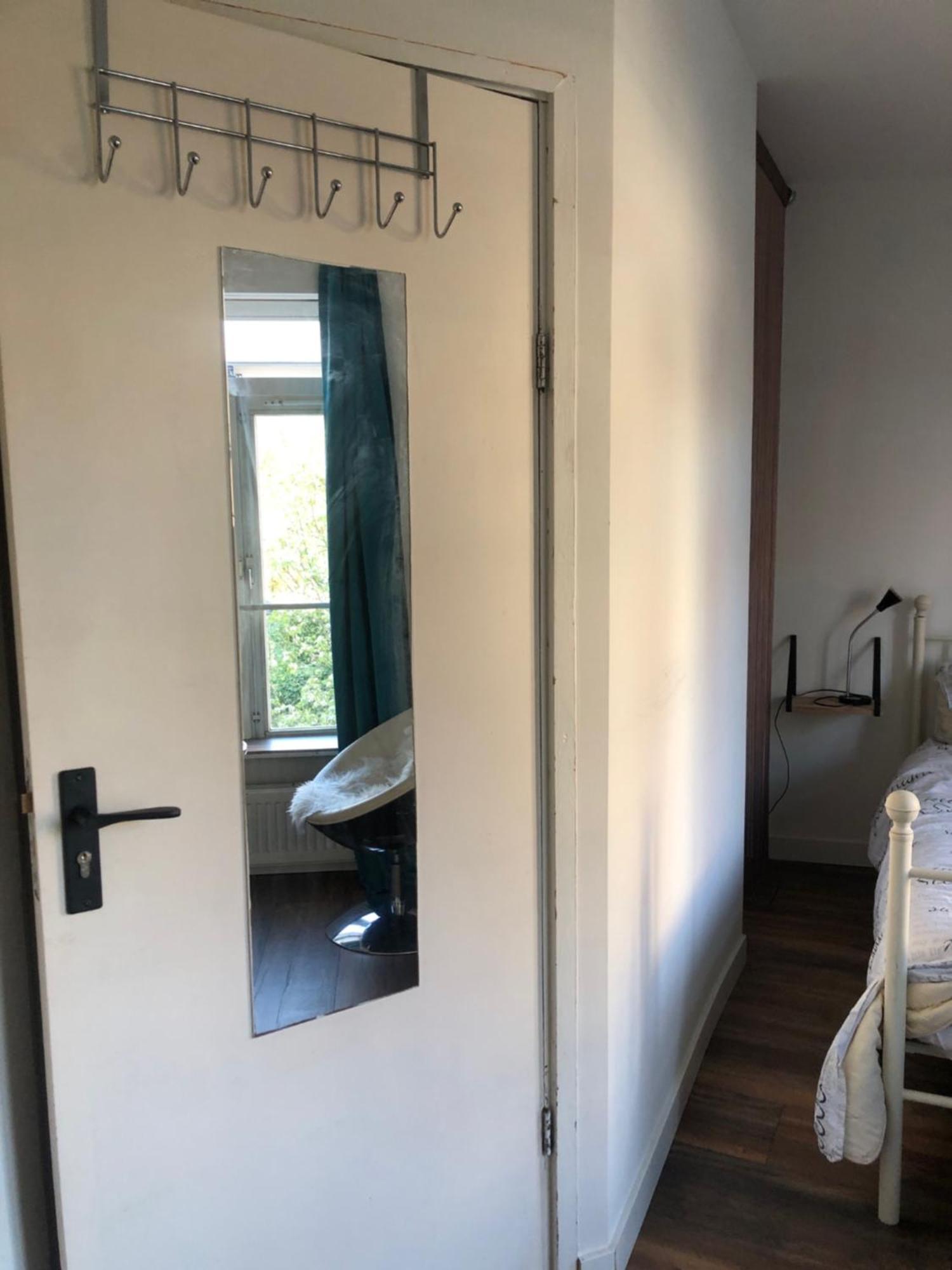 Back-Stage Bed & Breakfast Наймеген Екстериор снимка